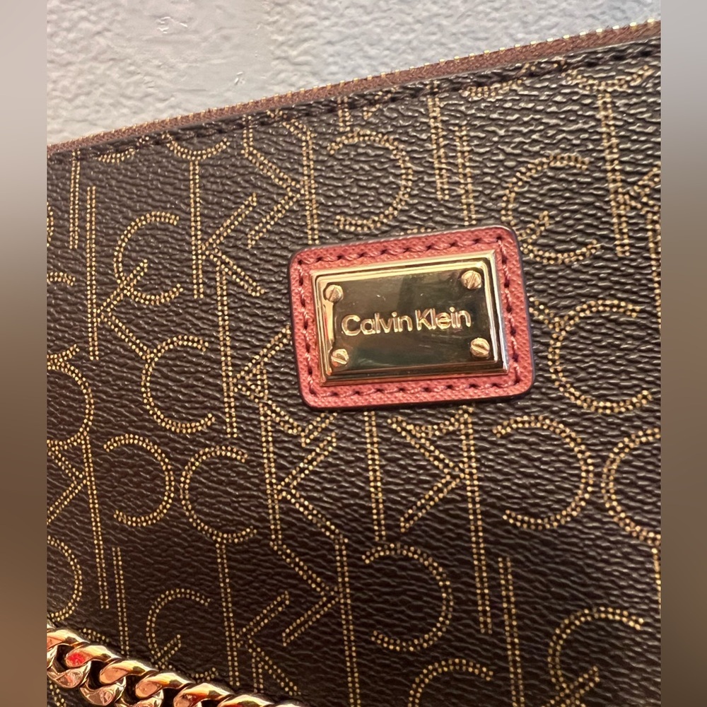 Calvin Klein Medium Crossbody